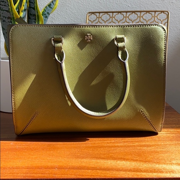 Tory Burch Handbags - Tory Burch Robinson Small Zip Tote Olive Green
